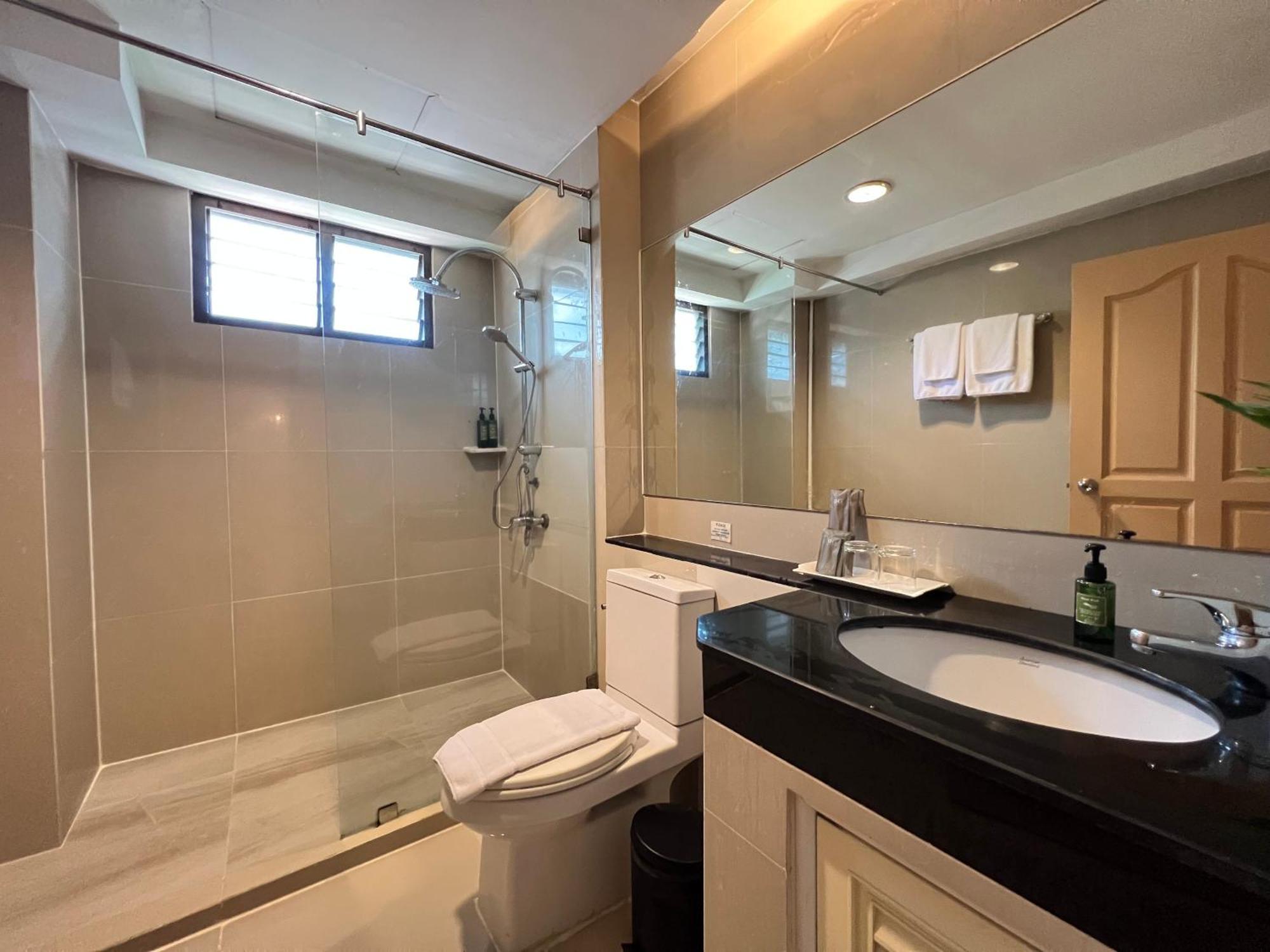 Alt Hotel Nana By Uhg Bangkok Kültér fotó